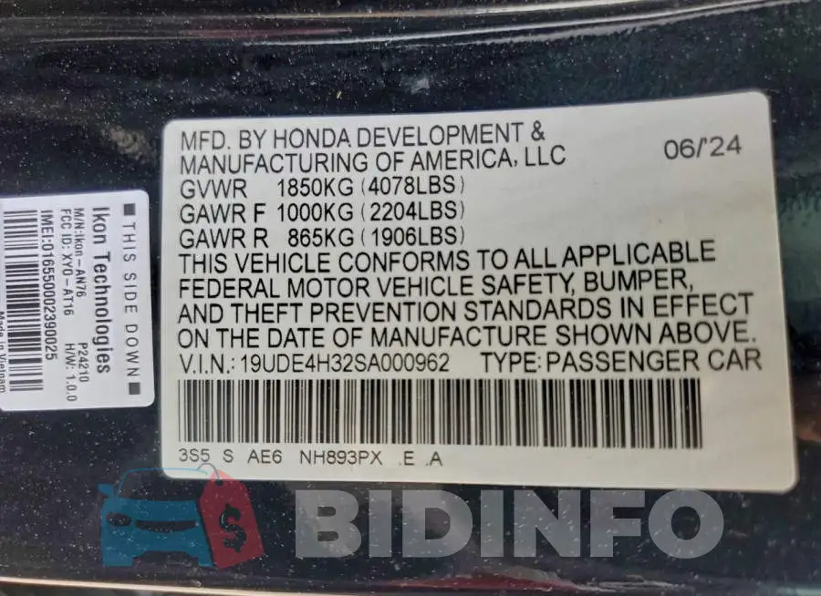 19UDE4H32SA000962 Photo# 12