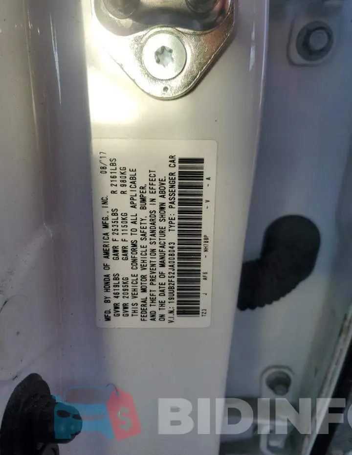 19UUB2F52JA008043 Photo# 13