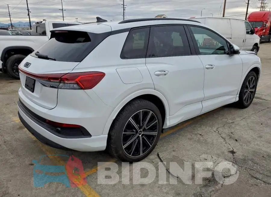WA1B5BFZ3SP015026 Photo# 3