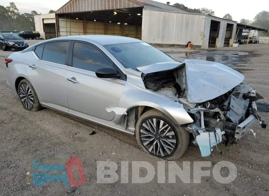 1N4BL4DV8RN375931 Photo# 4