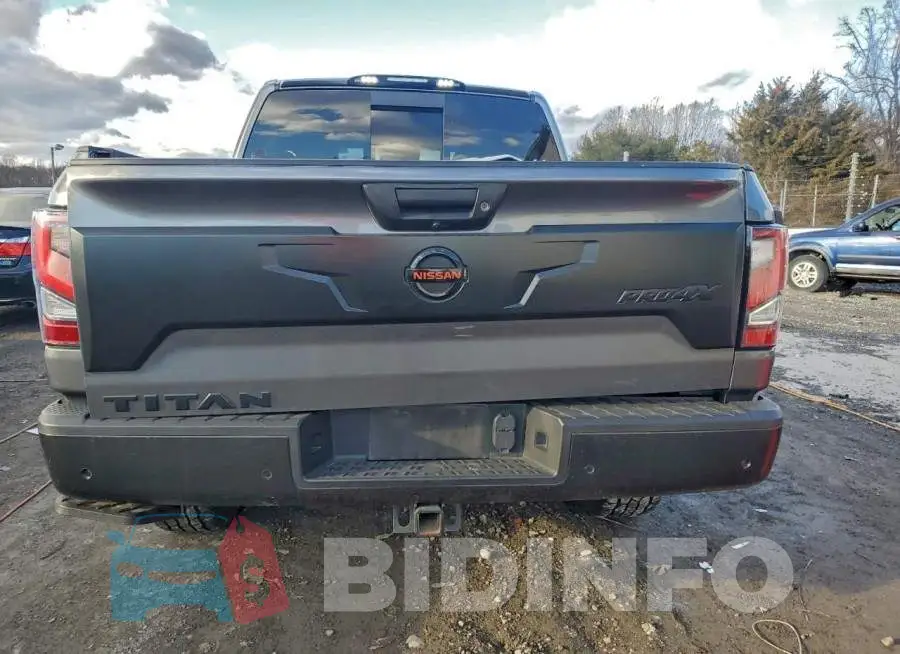 1N6AA1ED2MN500587 Photo# 6