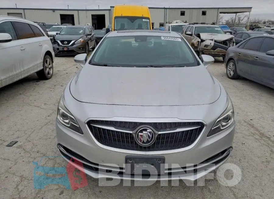 1G4ZR5SS3JU128618 Photo# 5