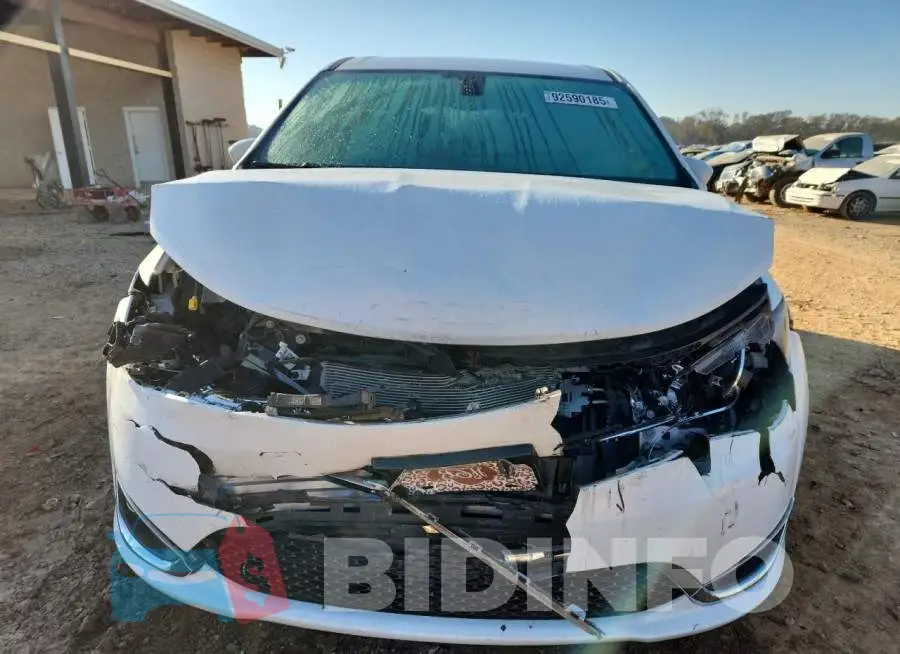 2C4RC1FG3LR141924 Photo# 5