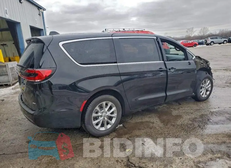 2C4RC3BG8SR529179 Photo# 3