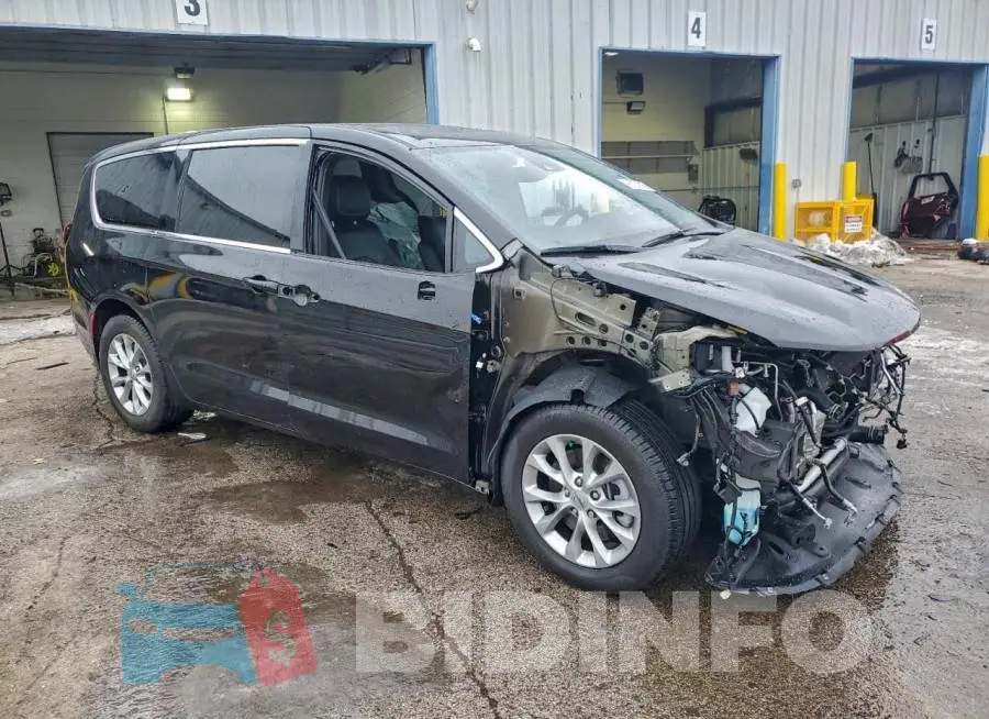 2C4RC3BG8SR529179 Photo# 4