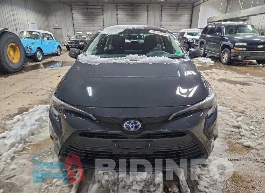 JTDBCMFE0S3098717 Photo# 5