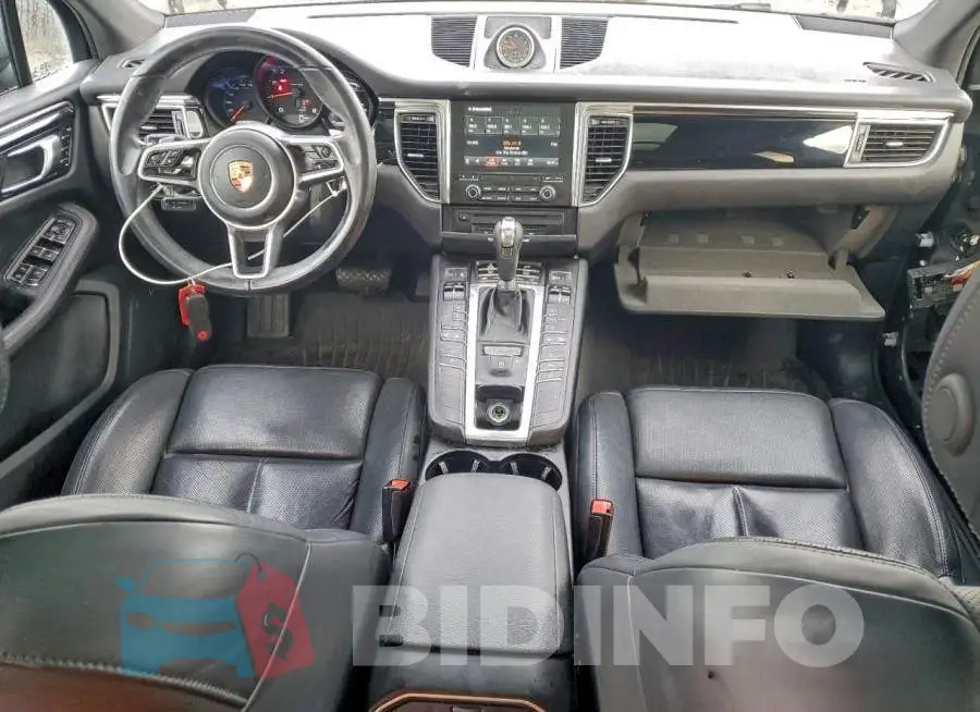 WP1AA2A52JLB16547 Photo# 8