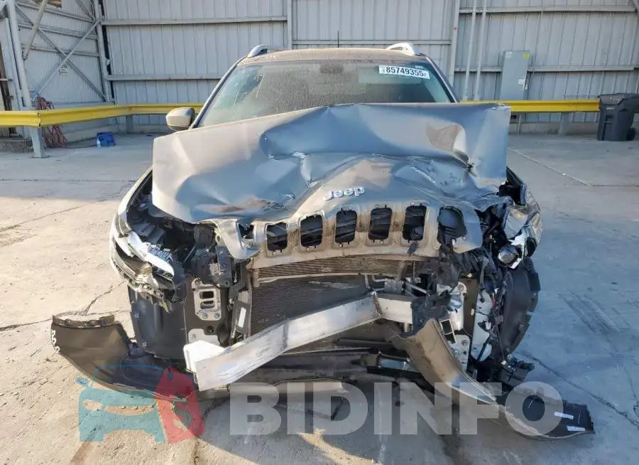 1C4PJLCB7KD388155 Photo# 5