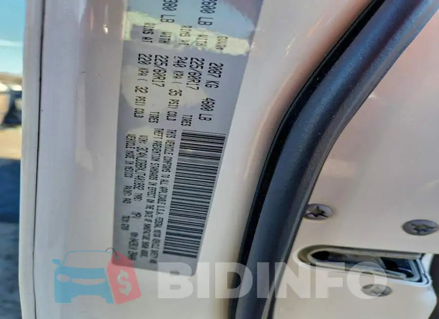 3C4NJDBBXJT401892 Photo# 13