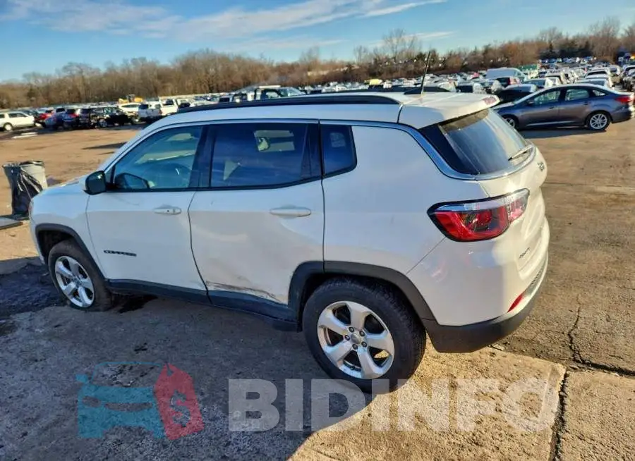 3C4NJDBBXJT401892 Photo# 2