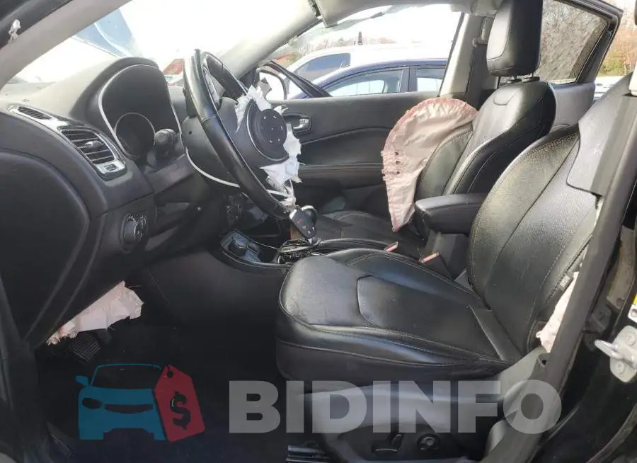 3C4NJDCB8LT127304 Photo# 7