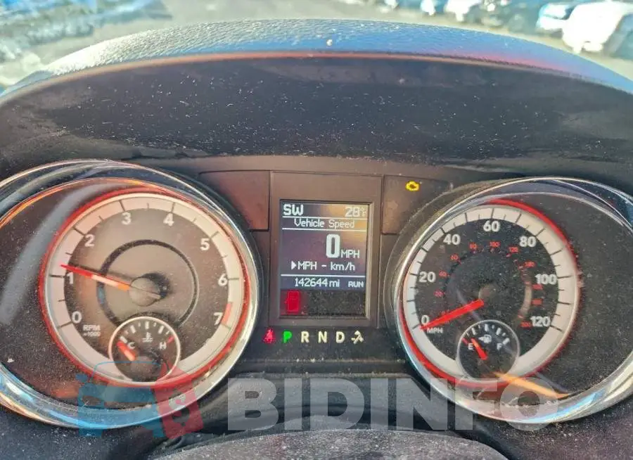 2C4RDGEG4KR570943 Photo# 9