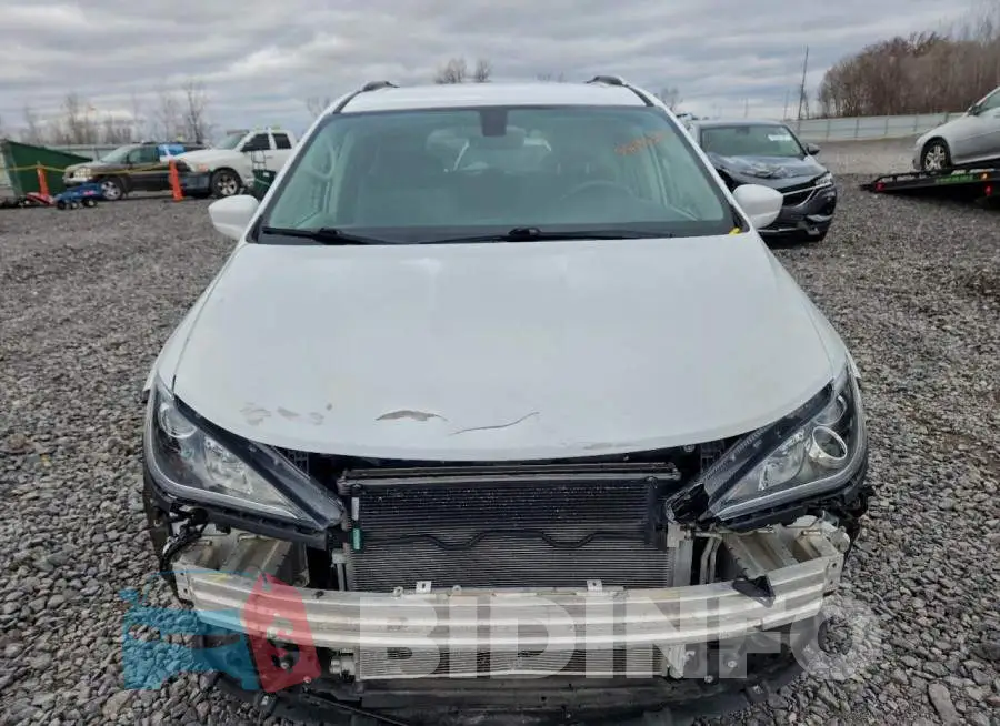 2C4RC1BG3KR650447 Photo# 5