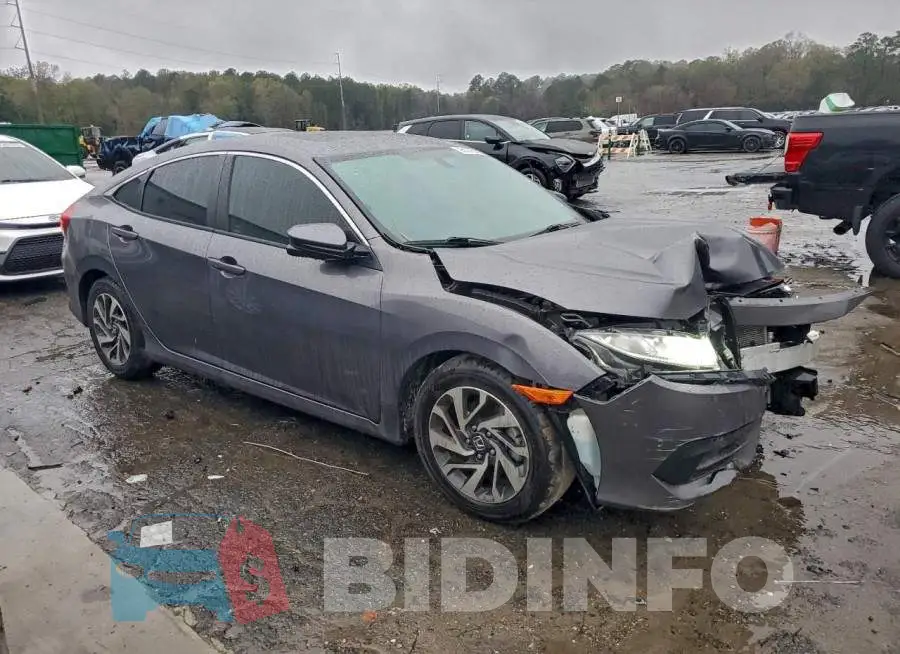 19XFC2F74JE041242 Photo# 4