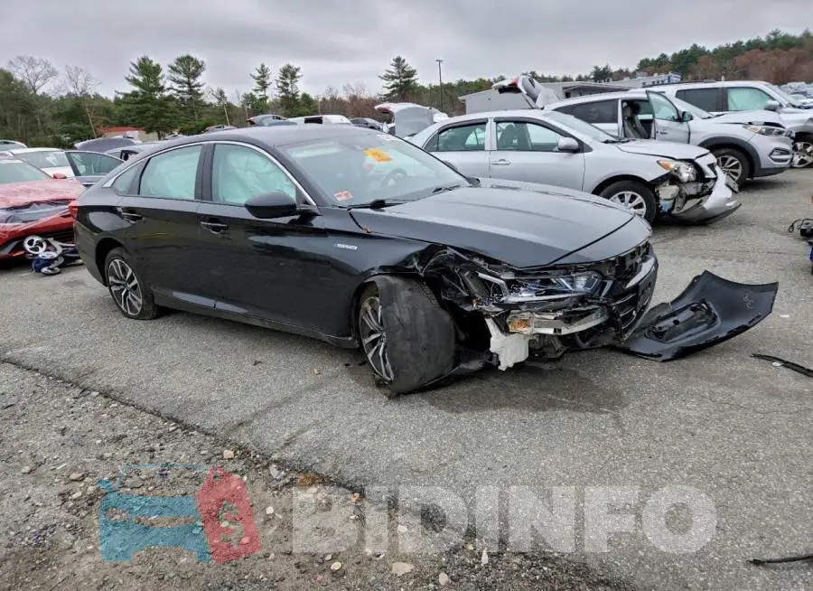 1HGCV3F13LA018184 Photo# 4
