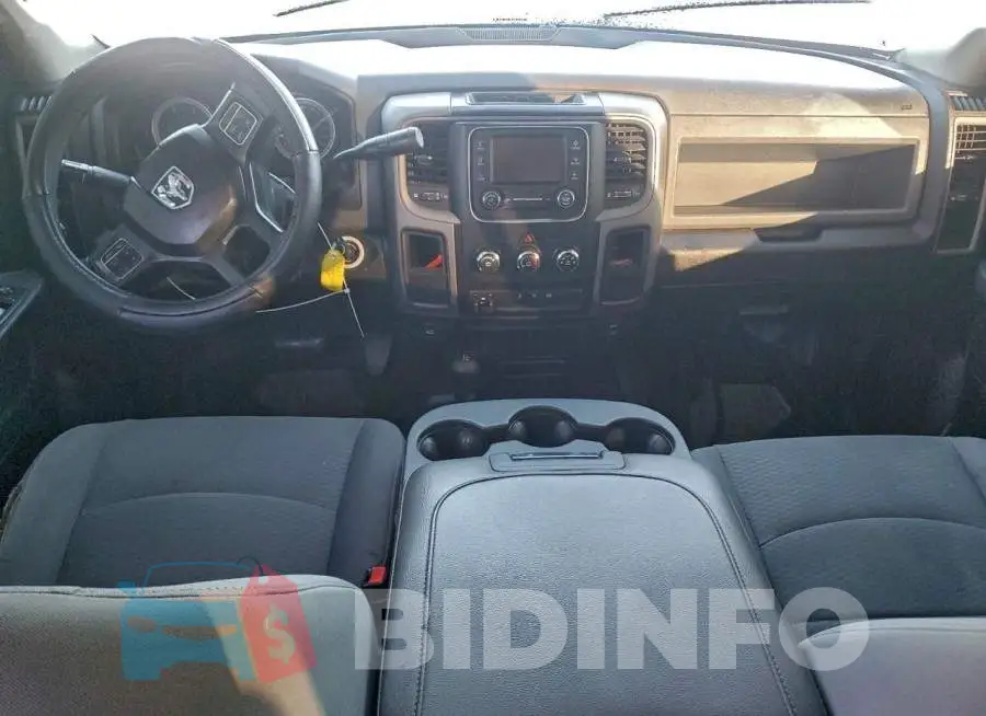 3C63RRGL5JG322015 Photo# 8