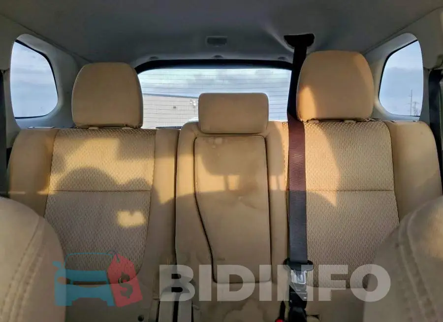 JA4AD3A39JZ065892 Photo# 10