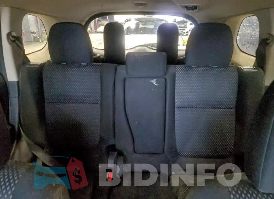 JA4AZ2A39JZ007986 Photo# 10