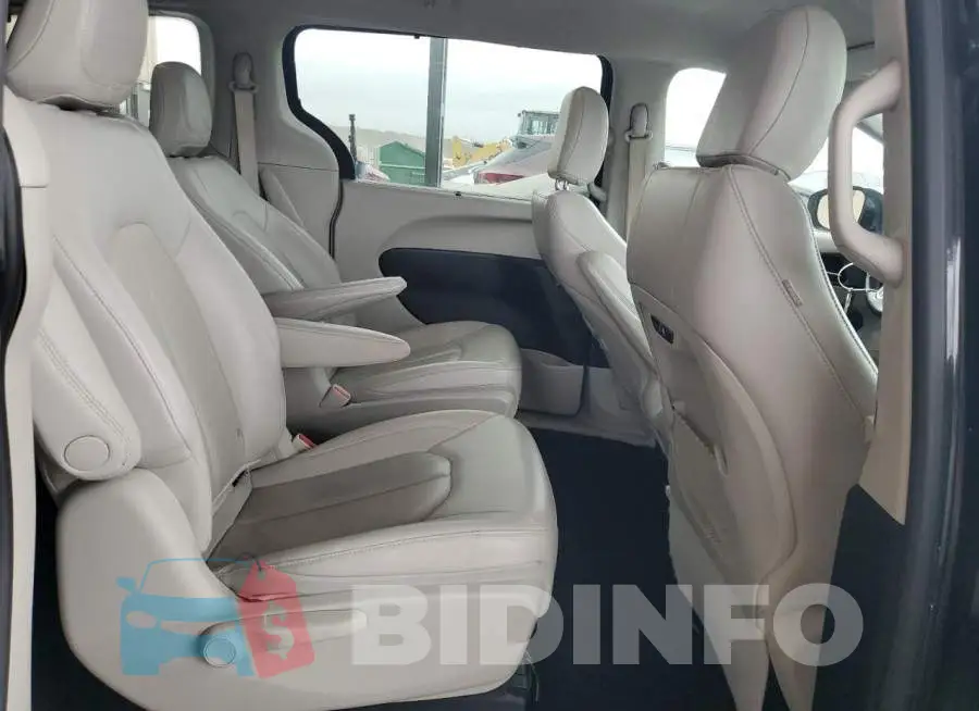 2C4RC1L76MR602734 Photo# 11