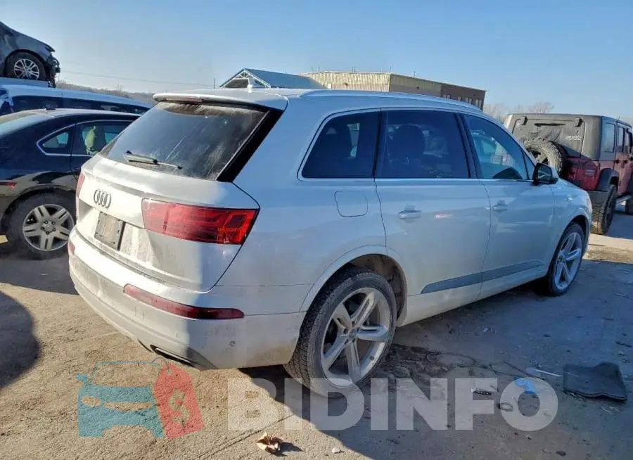 WA1VAAF77KD025240 Photo# 3
