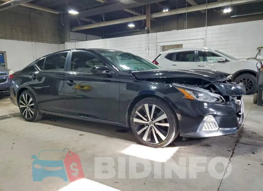 1N4BL4CV9KC125326 Photo# 4