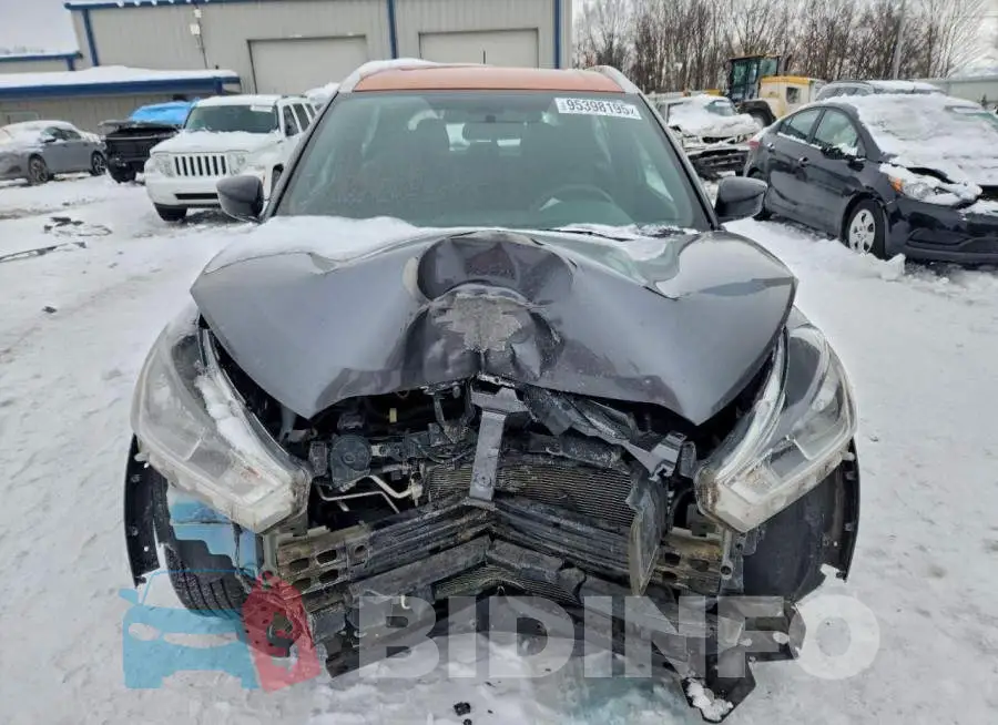 3N1CP5CU8JL531183 Photo# 5