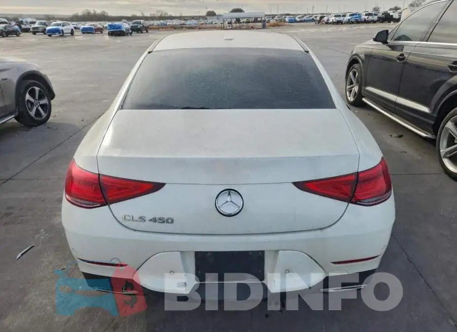WDD2J5JB8LA050183 Photo# 6