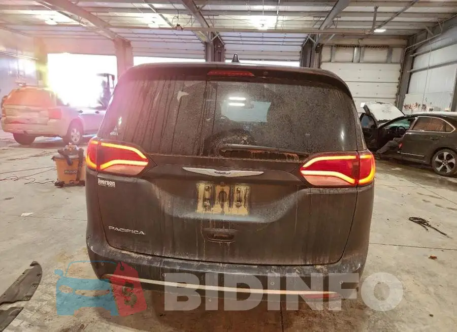 2C4RC1FG9LR103839 Photo# 6