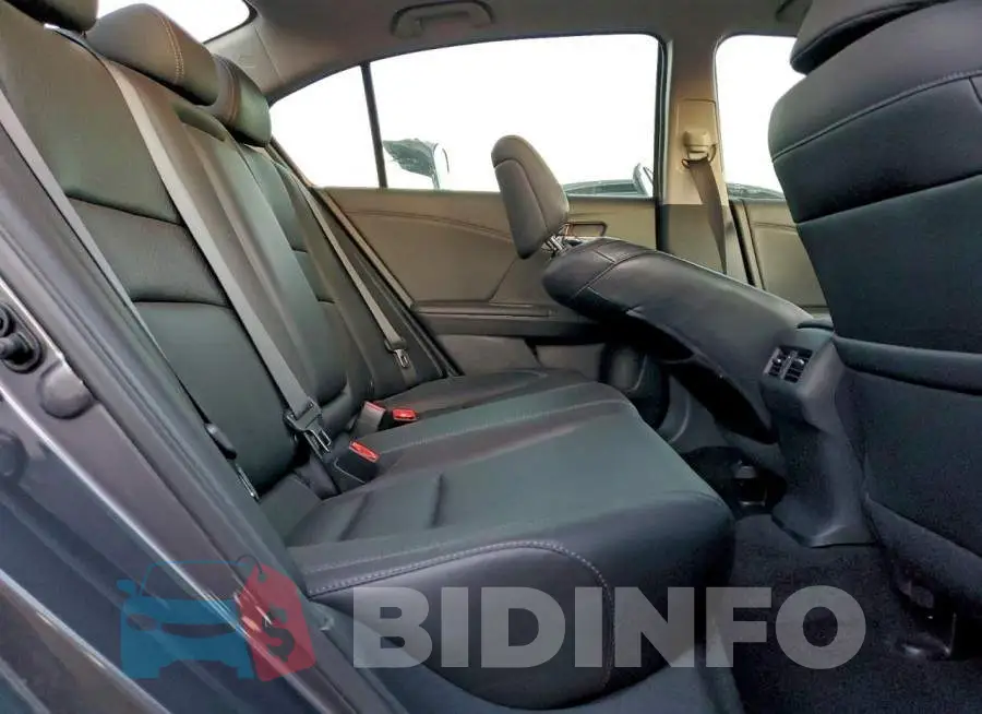 1HGCR3F84HA014573 Photo# 10