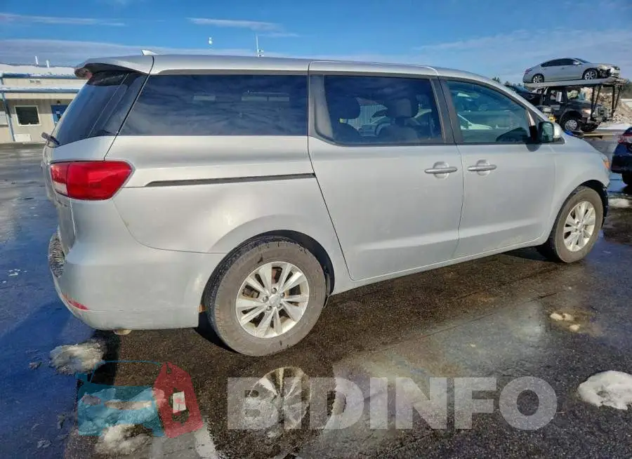 KNDMB5C12H6227163 Photo# 3
