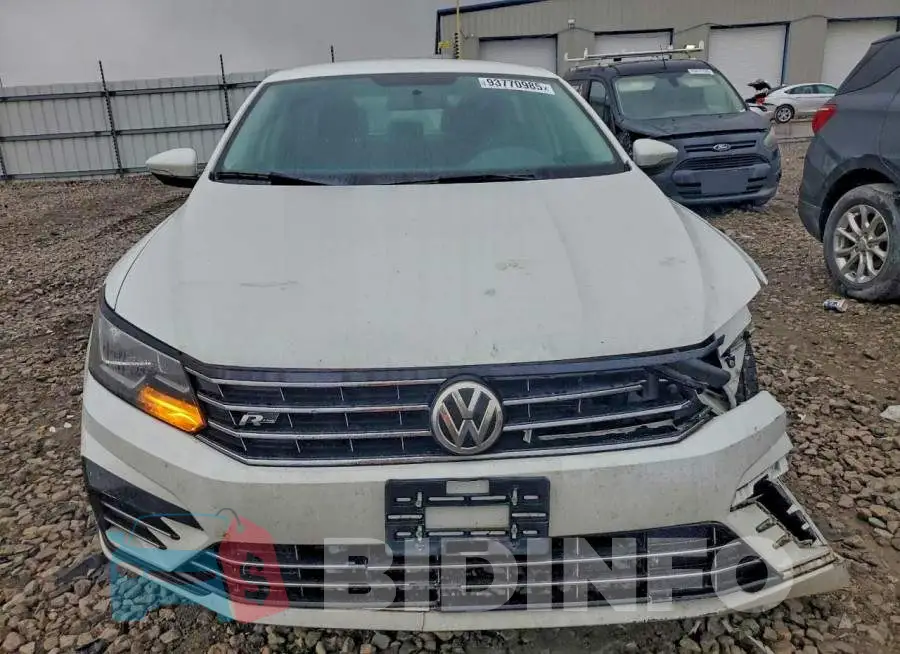 1VWDT7A3XHC061468 Photo# 5