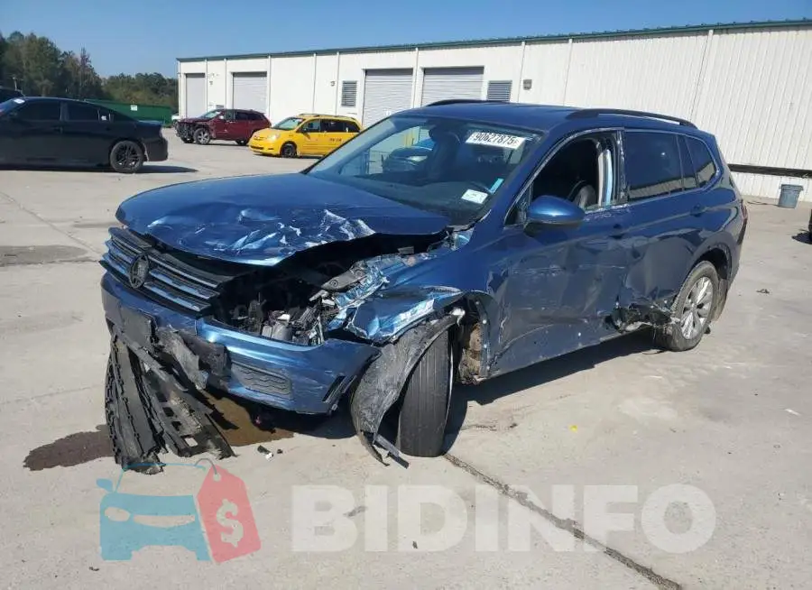 3VV2B7AX4KM107352 Photo# 1