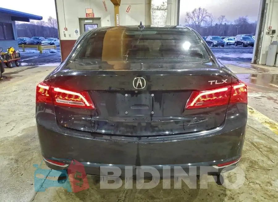 19UUB1F53JA003993 Photo# 6