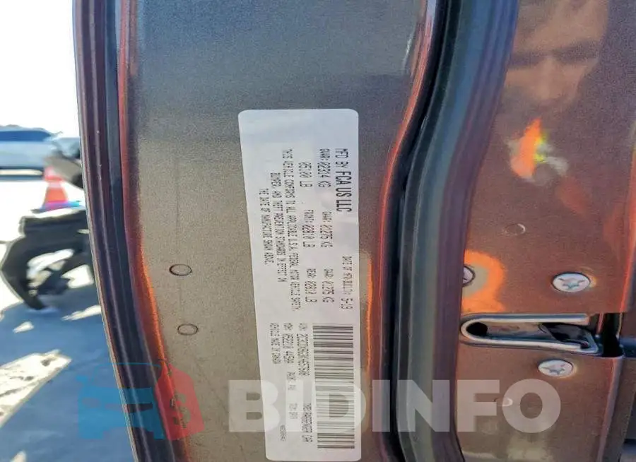 2C3CDXBG3KH657608 Photo# 12