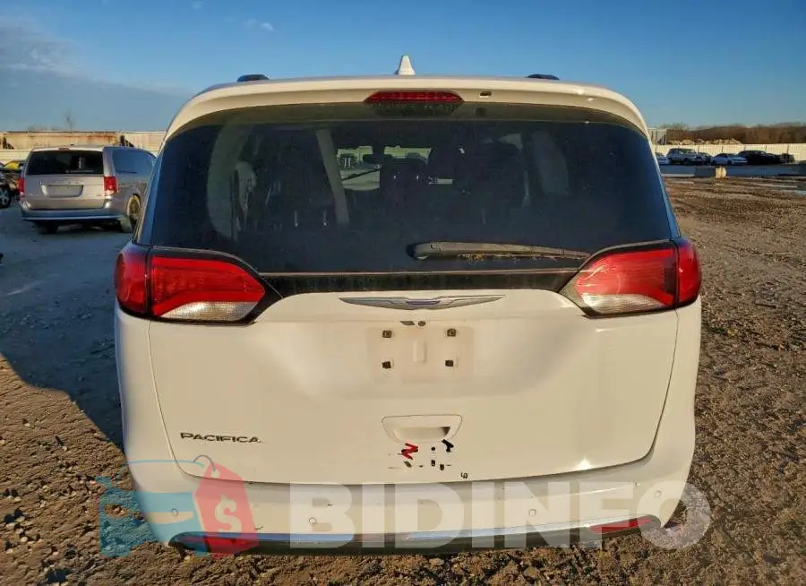 2C4RC1BG4LR130274 Photo# 6