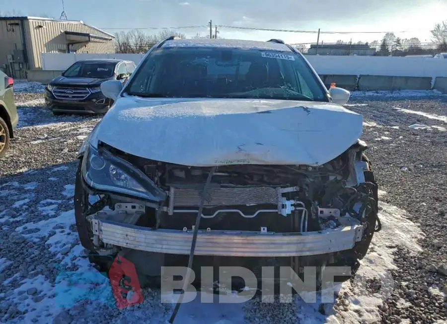 2C4RC1BG9LR177025 Photo# 5
