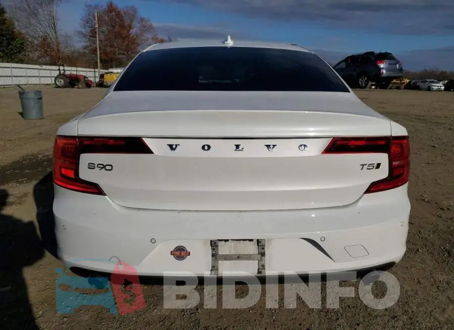 LVY982MK6JP034677 Photo# 6