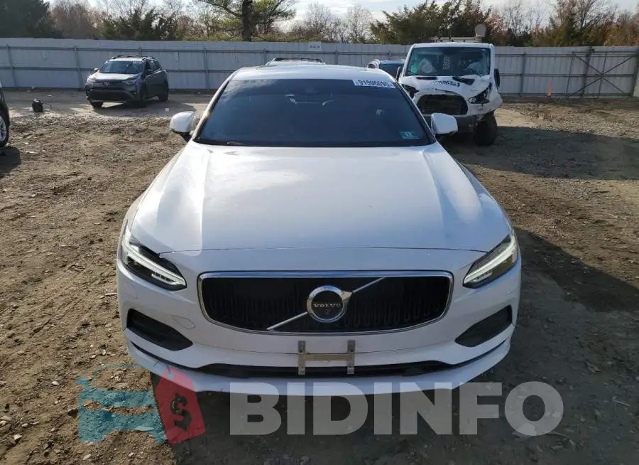 LVY982MK6JP034677 Photo# 5