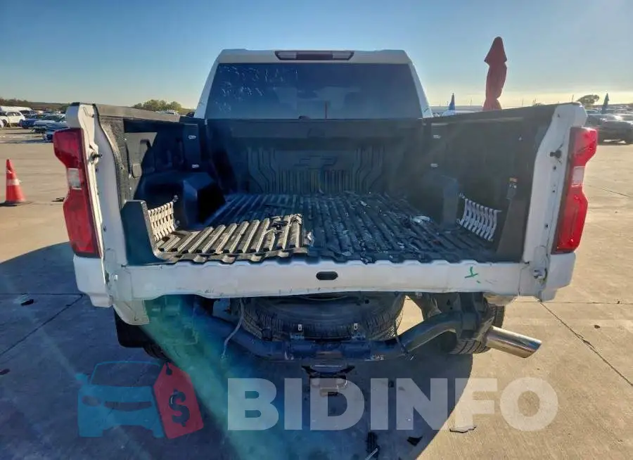 1GCPWBEH1MZ150675 Photo# 6