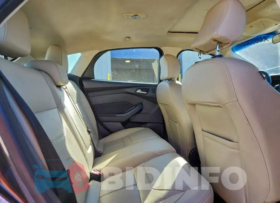 1FADP3N27HL268181 Photo# 11