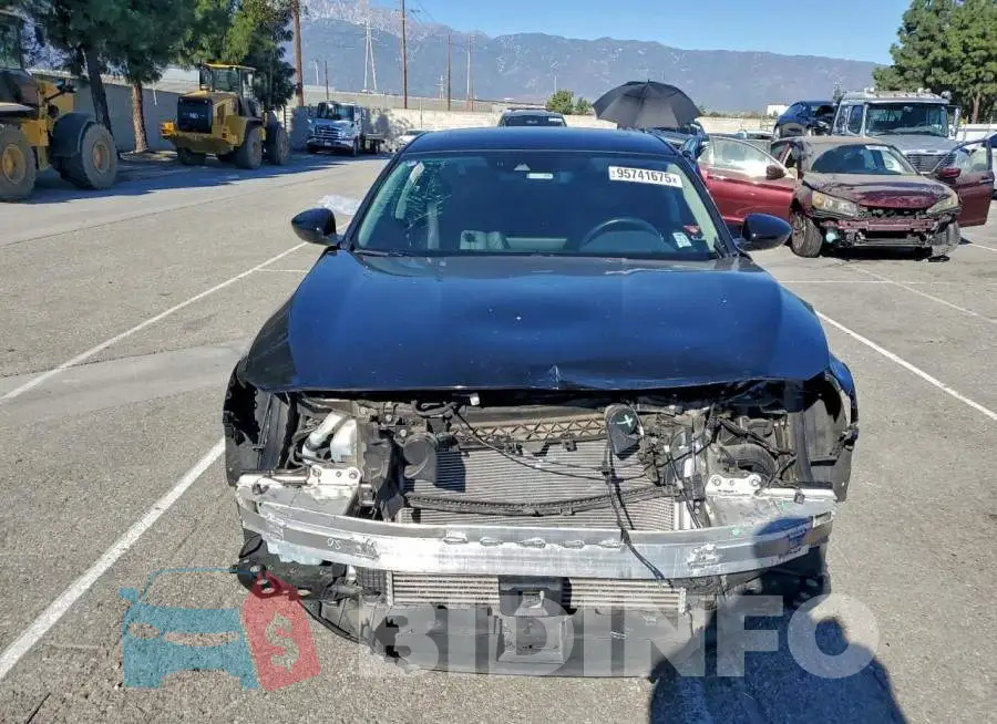 1HGCV2F96JA029502 Photo# 5