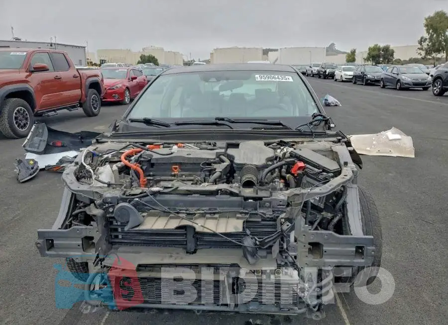 1HGCV3F48KA002927 Photo# 5