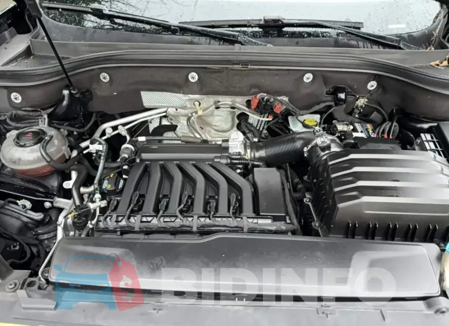 1V2LR2CA4KC531169 Photo# 7