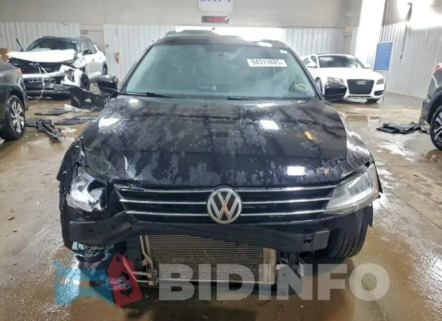 3VW2B7AJ9JM250626 Photo# 5
