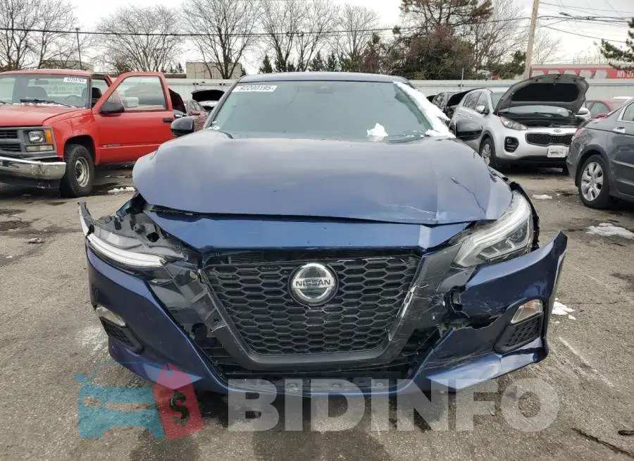 1N4BL4CV3LC285574 Photo# 5
