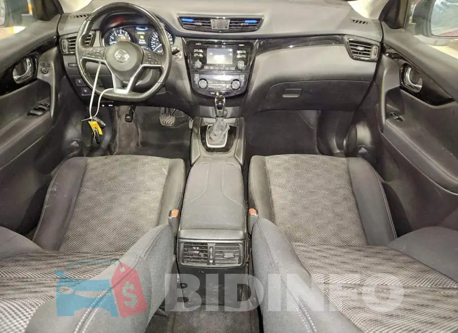 JN1BJ1CP4JW108739 Photo# 8