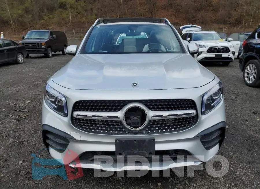 W1N4M4HB5NW187025 Photo# 5
