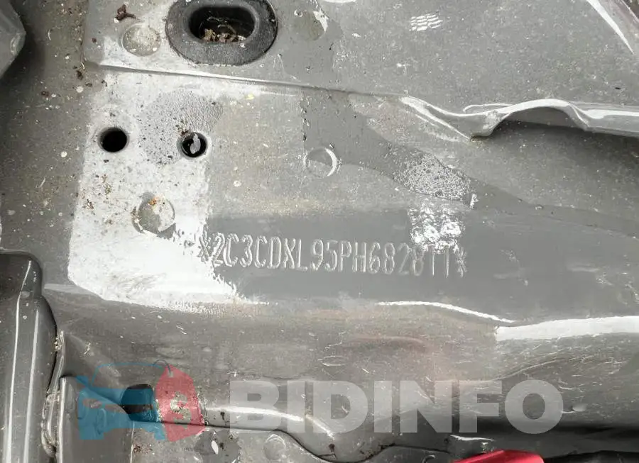 2C3CDXL95PH682811 Photo# 12