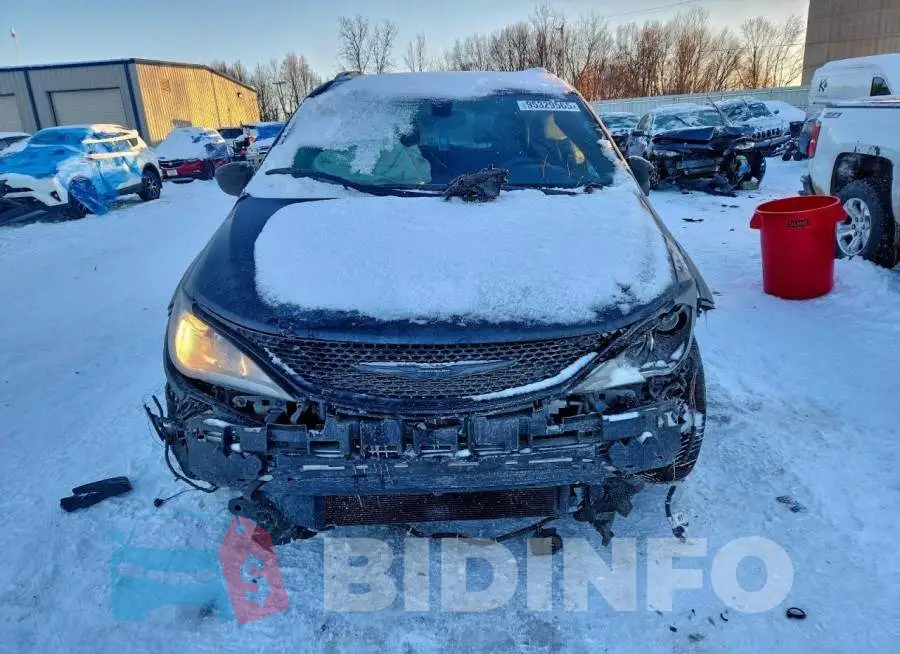 2C4RC1BG2LR224203 Photo# 5