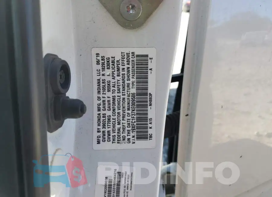 19XFC1F37KE009586 Photo# 13